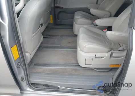 2012 Toyota Sienna Xle 7 Passenger z USA, uszkodzony, nr VIN 5TDDK3DC7CS047092